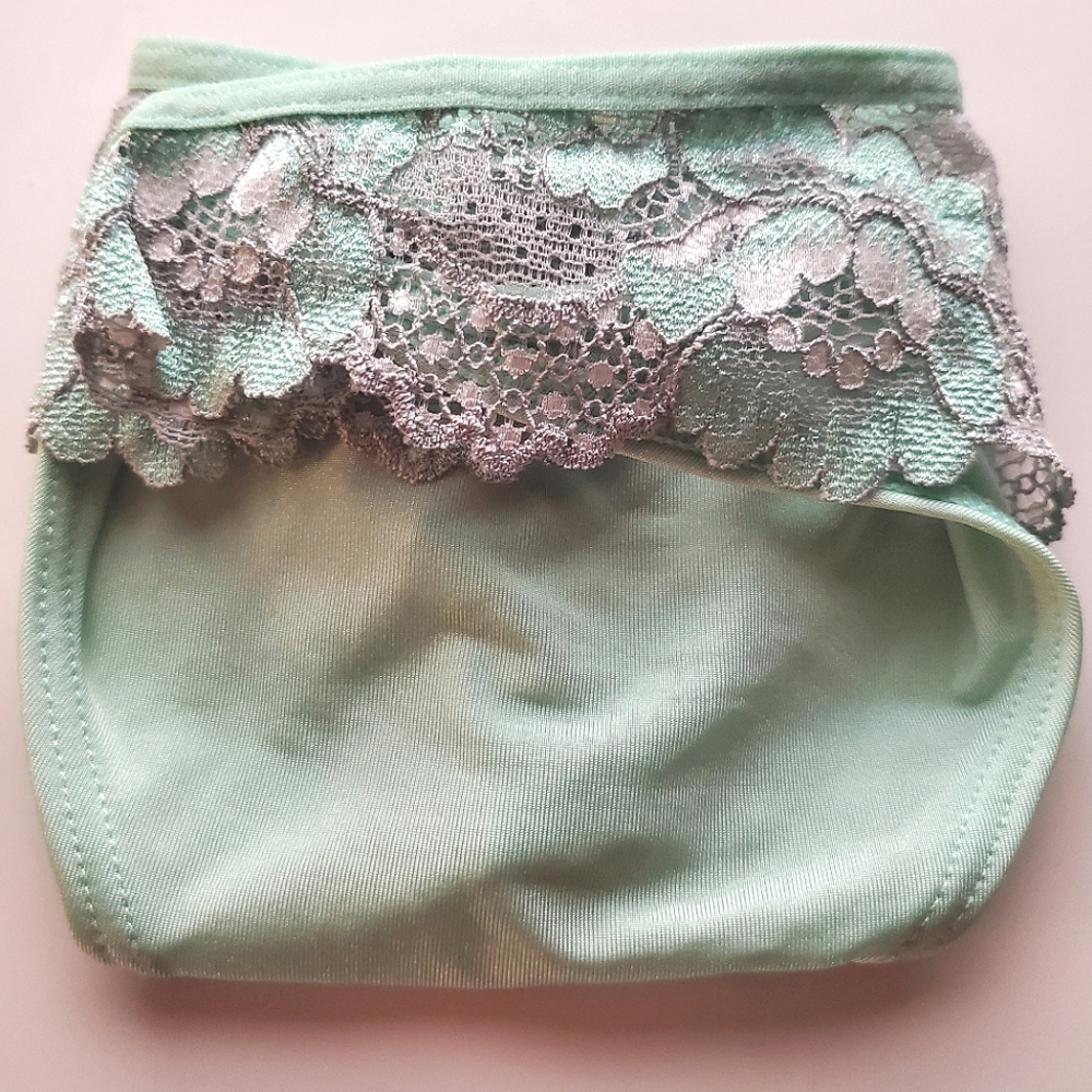 *NWOT* Mint & Grey Thong W/ Floral Lace, Medium